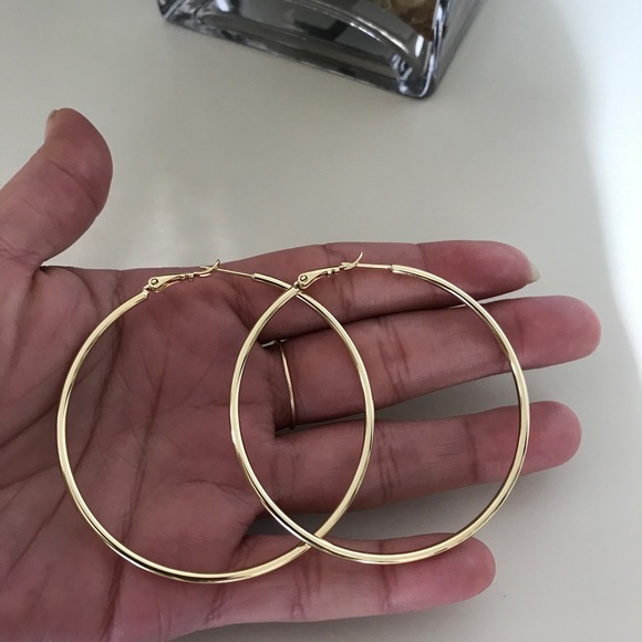 Thin Hoop Earring | 14k Gold Filled - Picture 4 of 6